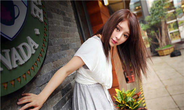 普安想找一个女性生孩子给报酬-｛找个女人生孩子多少钱｝